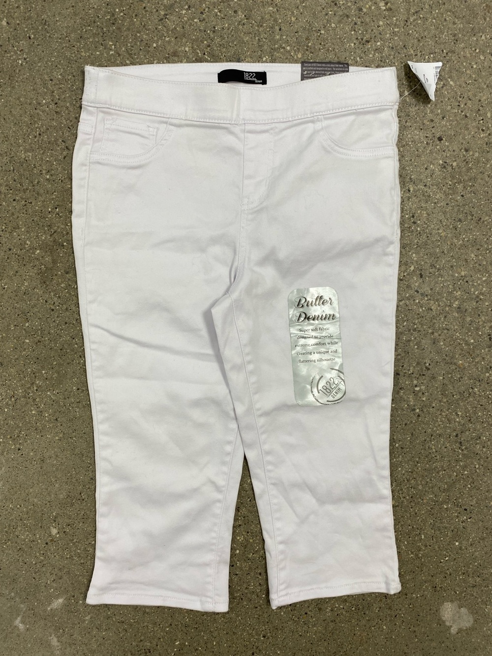 NWT White 1822 High Rise Soft Butter Denim Capri Pants size 10P